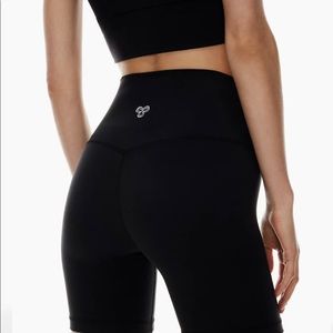 Aritzia TNA Cheeky butter biker shorts S
